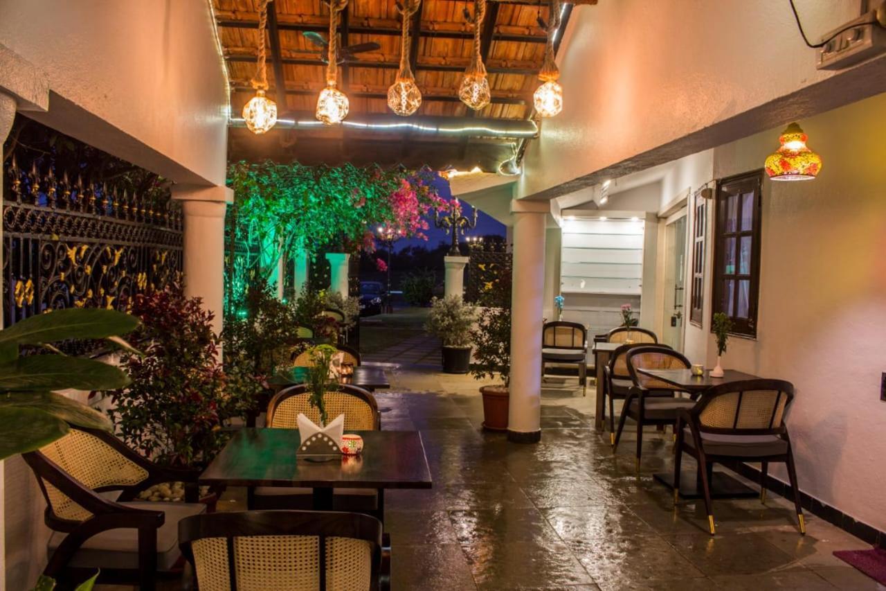 Shikara Beach Resort Cavelossim Eksteriør billede