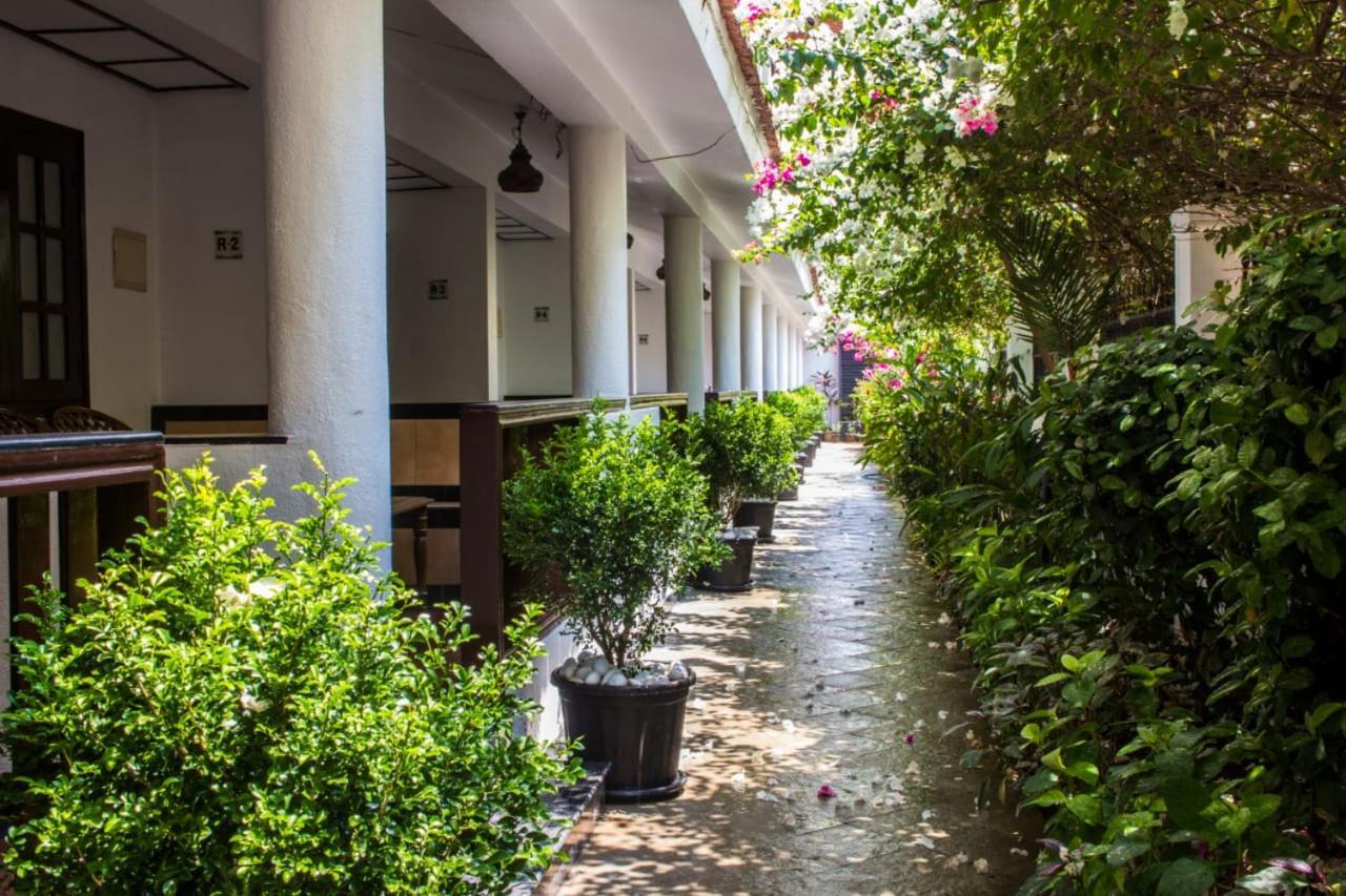 Shikara Beach Resort Cavelossim Eksteriør billede