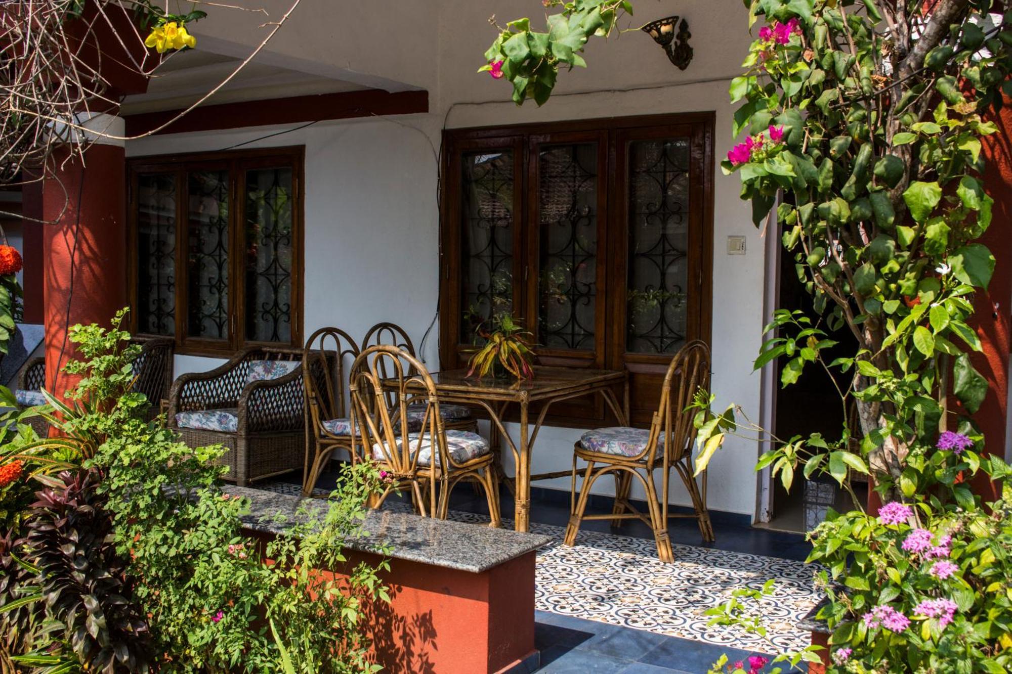 Shikara Beach Resort Cavelossim Eksteriør billede