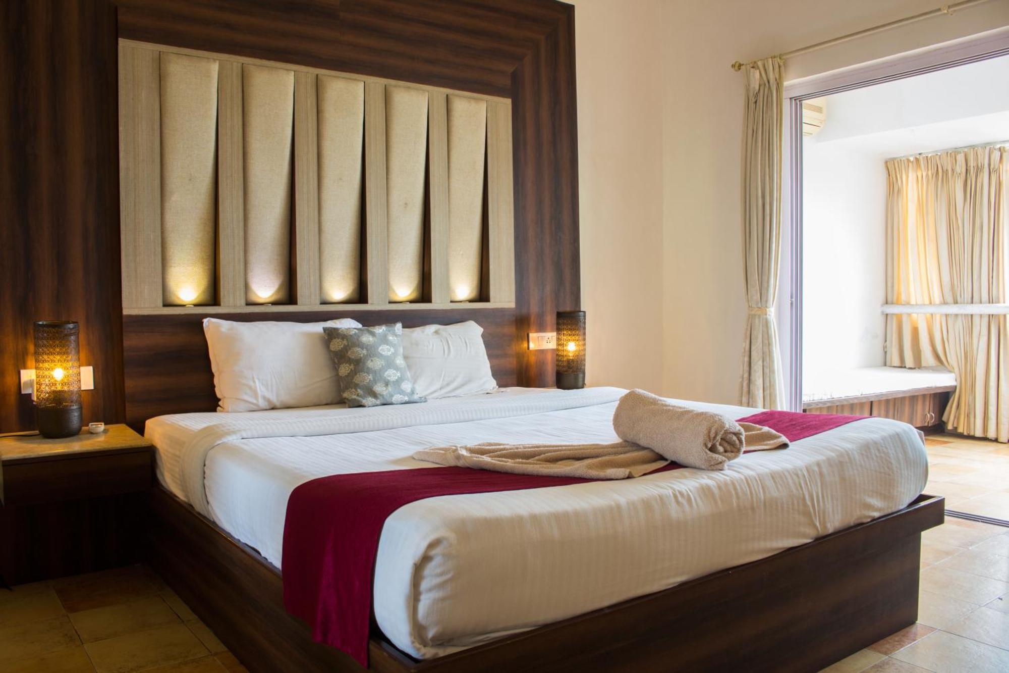 Shikara Beach Resort Cavelossim Eksteriør billede